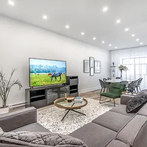 https://cozy-oasis-double-king-size-bed-bell-center-heart-of-downtown.hotels-in-montreal.org