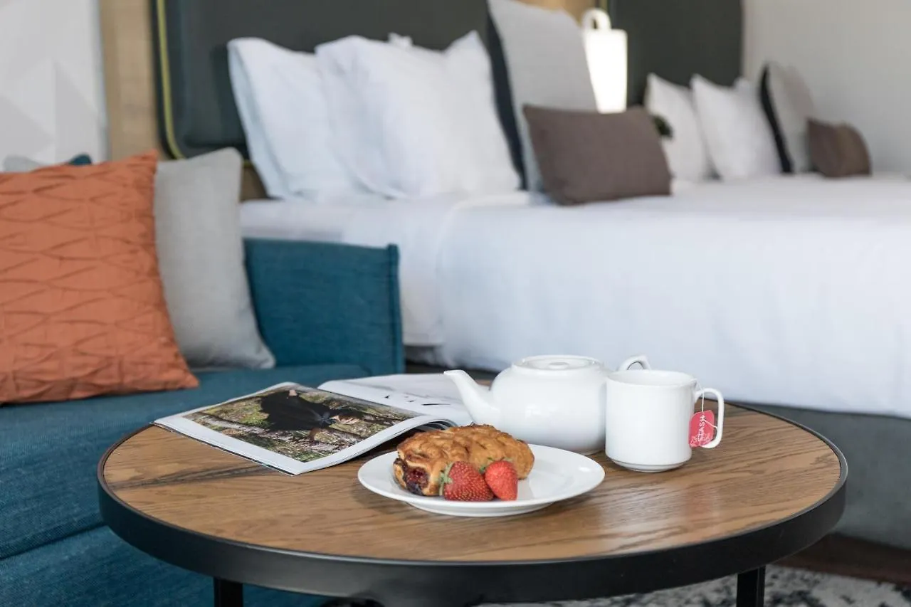 **** Hotel The Crystal Lodge Whistler Canada